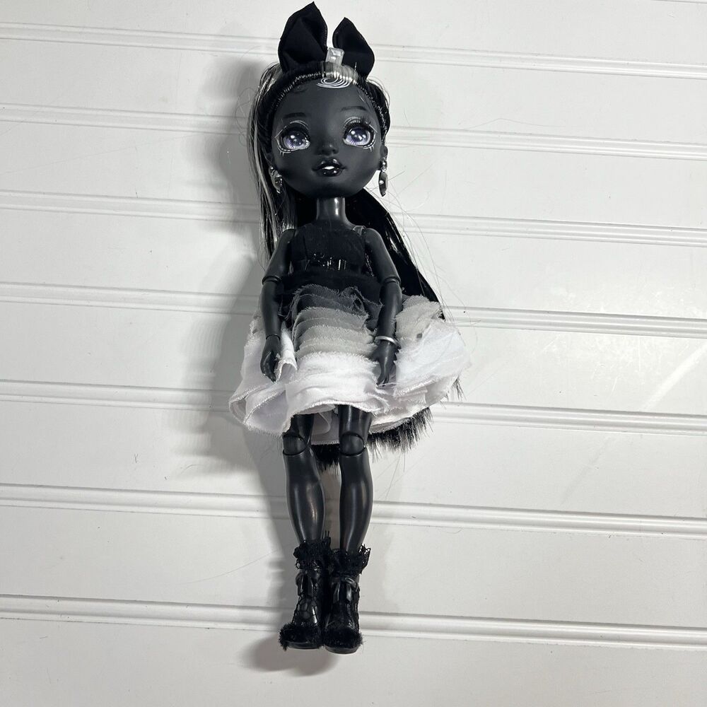Rainbow High Shadow High Series 1 Shanelle Onyx MGA Entertainment